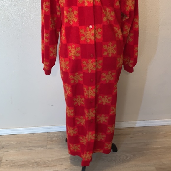 Red with gold Christmas snow flakes pockets button Down robe - Picture 3 of 8